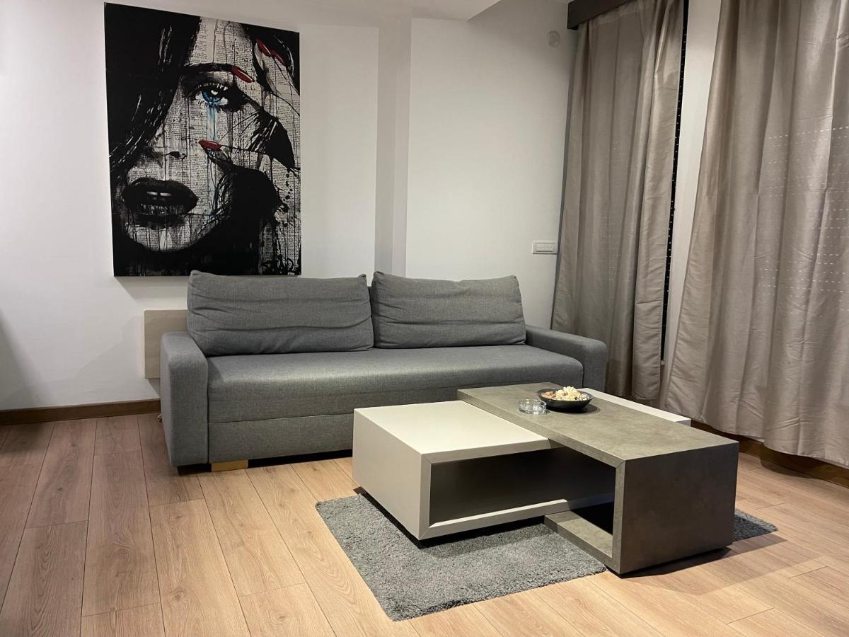 Empire Queen Apartments Belgrade Luaran gambar