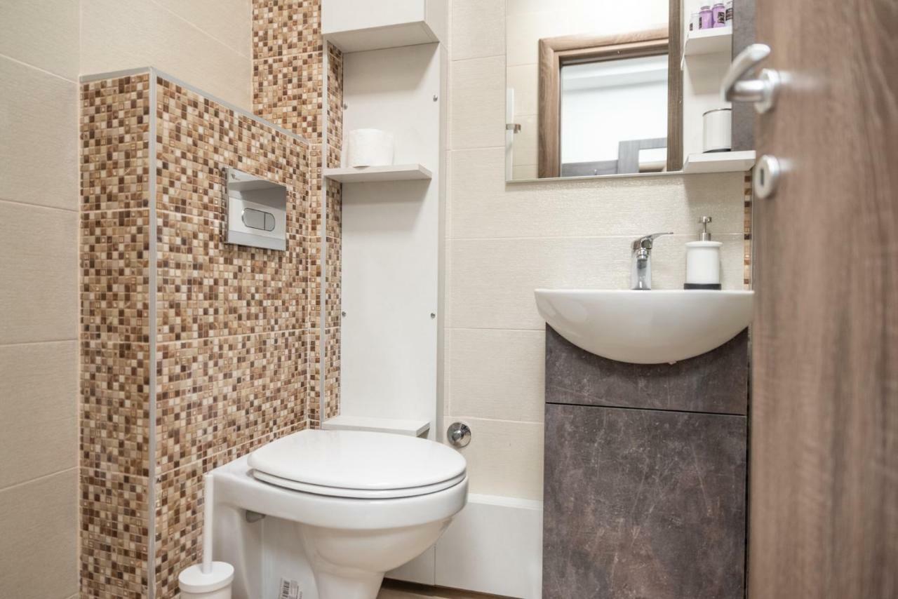 Empire Queen Apartments Belgrade Luaran gambar