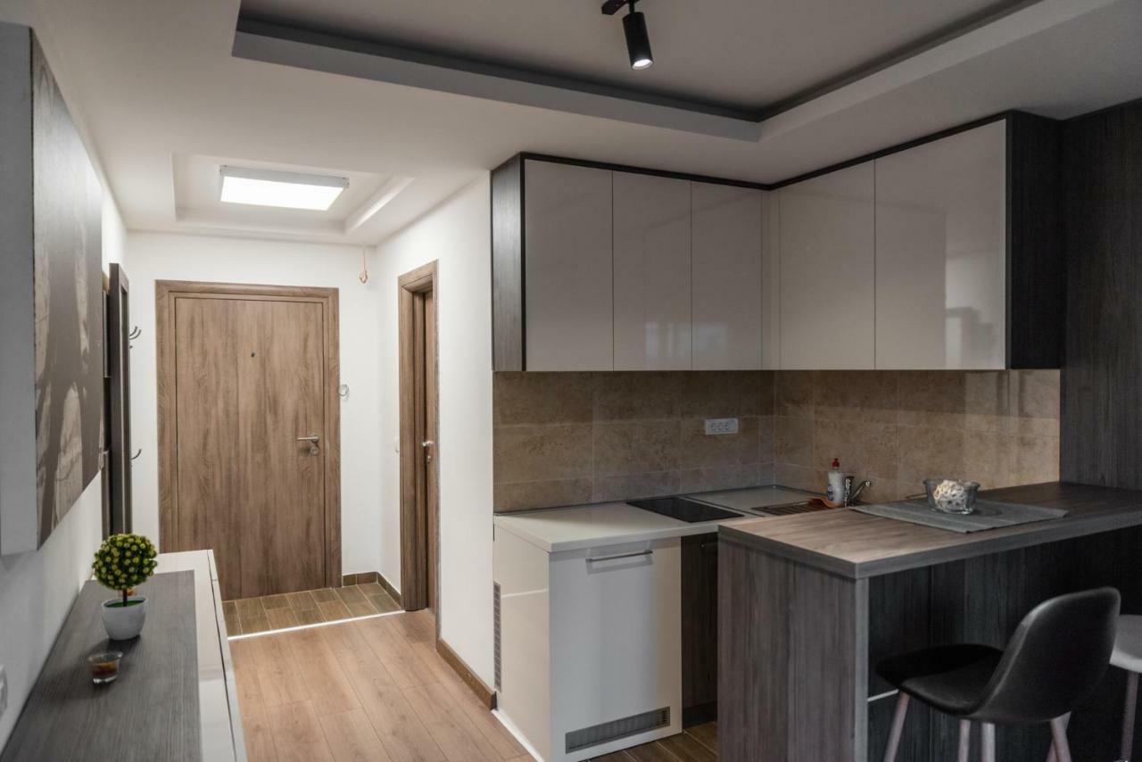 Empire Queen Apartments Belgrade Luaran gambar