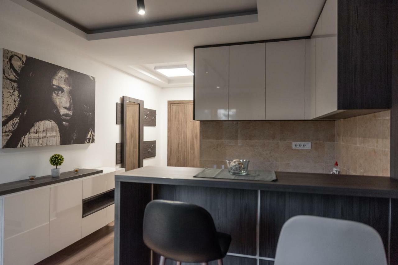 Empire Queen Apartments Belgrade Luaran gambar