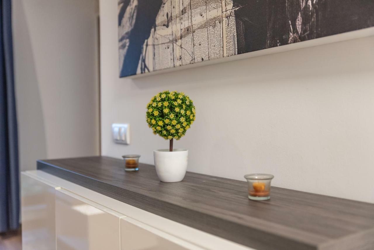 Empire Queen Apartments Belgrade Luaran gambar